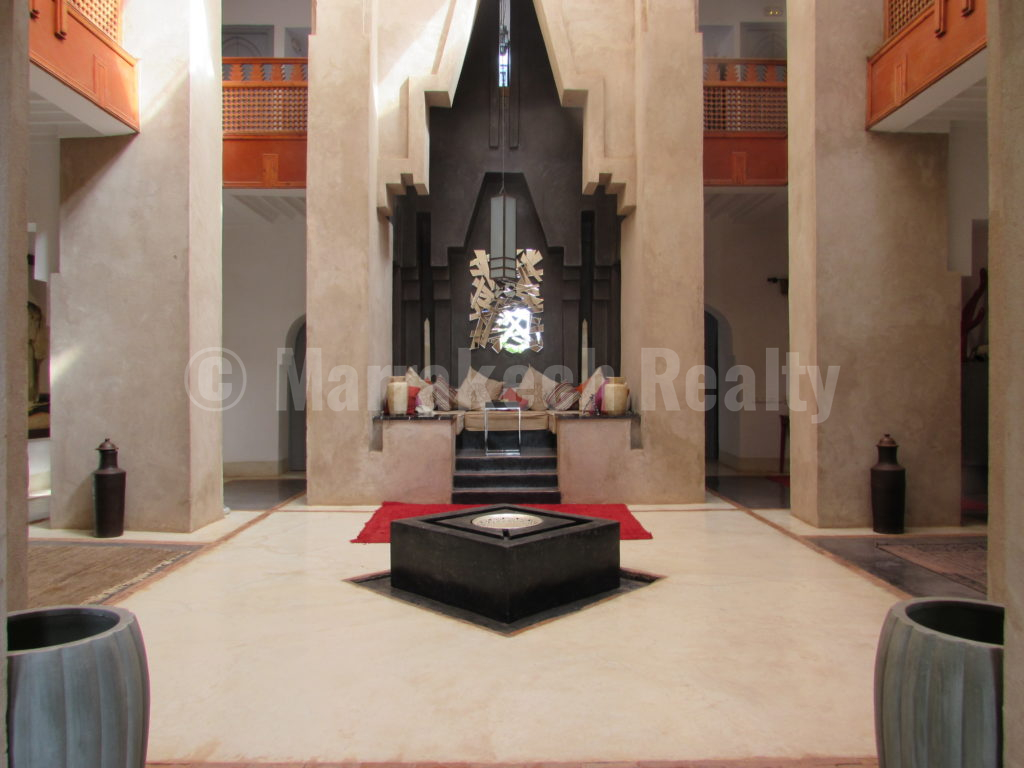 8 bedroom Guest-House with stunning architecture