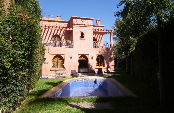 villa avec piscine dans résidence dans Marrakech