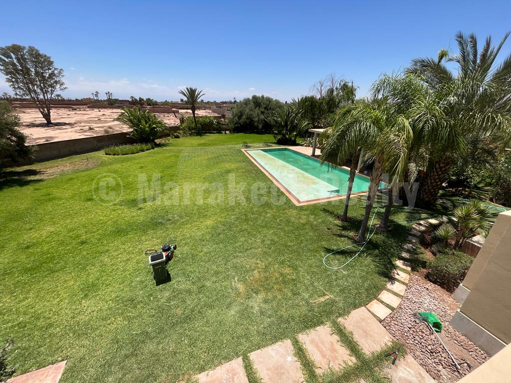 Villa contemporaine en pleine palmeraie sans vis à vis