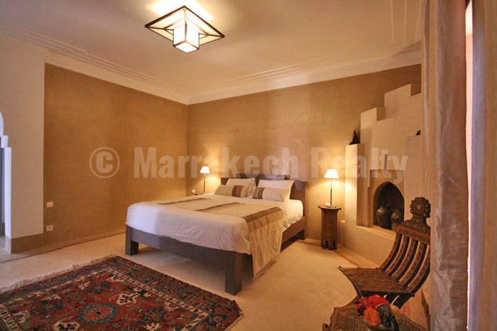 8 bedroom Guest-House with stunning architecture