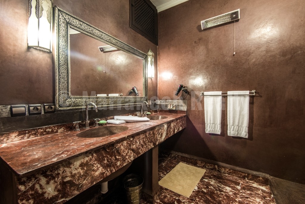 Superbe Riad Maison d’Hôtes de 8 chambres avec bel emplacement