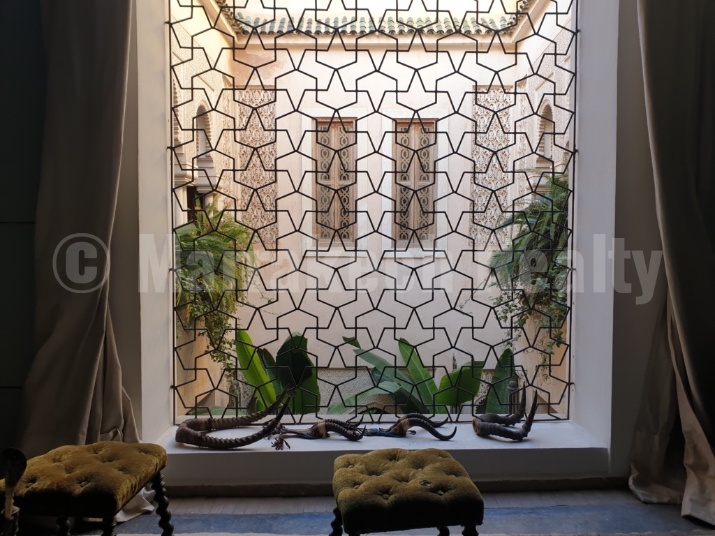 Superb 5 bedroom Riad for sale with easy access