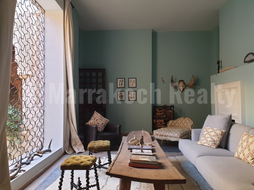 Superb 5 bedroom Riad for sale with easy access