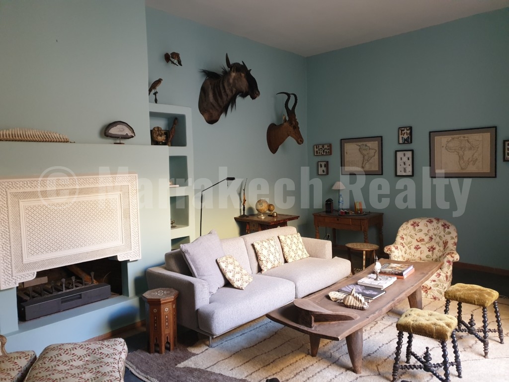 Superb 5 bedroom Riad for sale with easy access