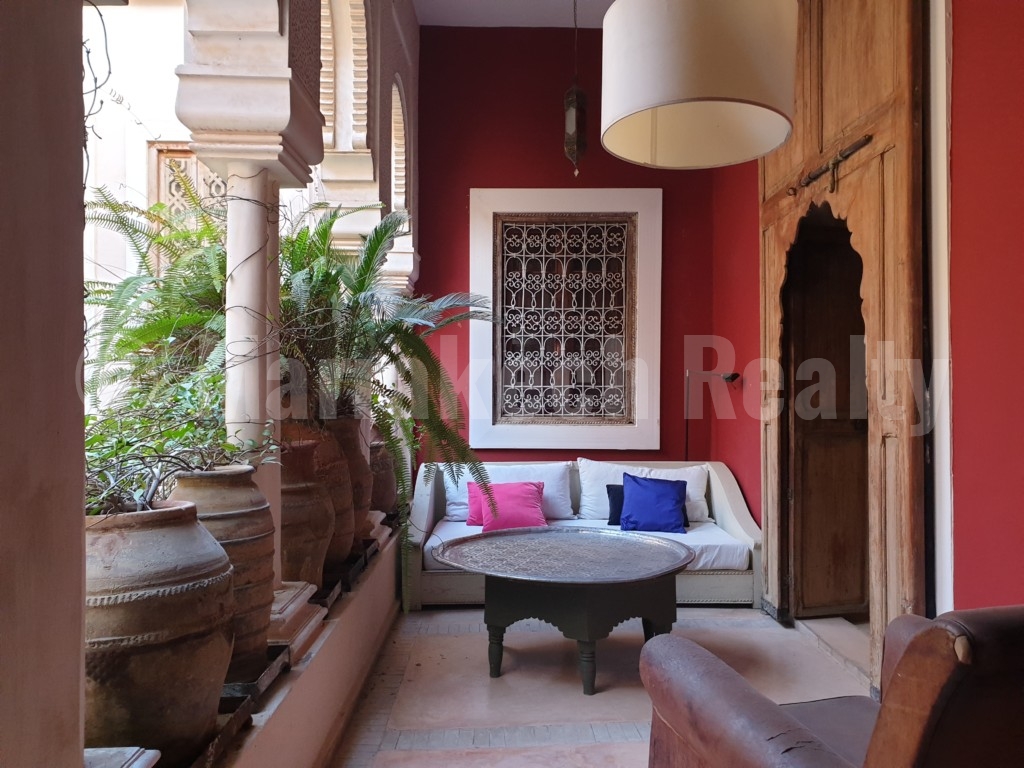 Superb 5 bedroom Riad for sale with easy access
