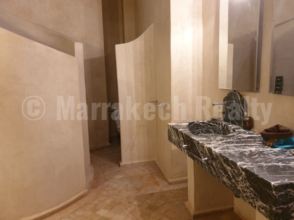 Superb 5 bedroom Riad for sale with easy access