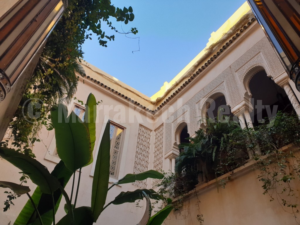 Superb 5 bedroom Riad for sale with easy access