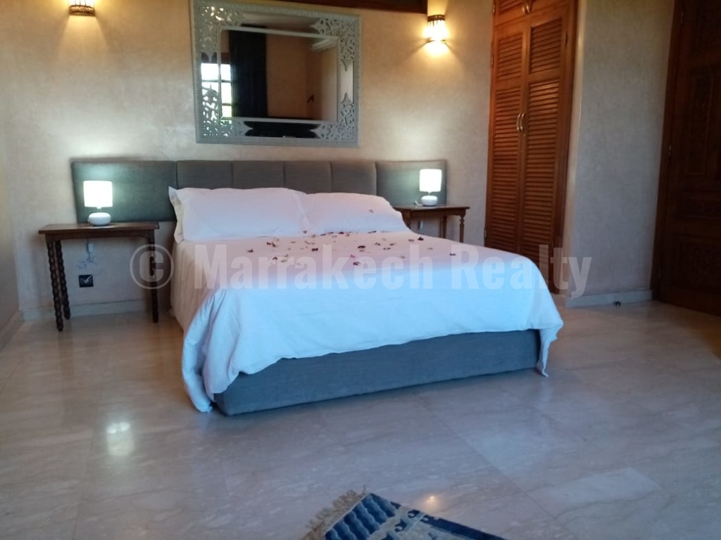 Belle villa traditionnelle de 4 chambres proche du centre de Marrakech