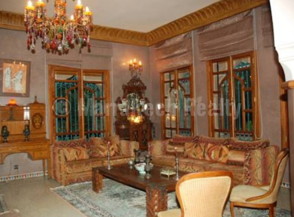 Belle villa traditionnelle de 4 chambres proche du centre de Marrakech
