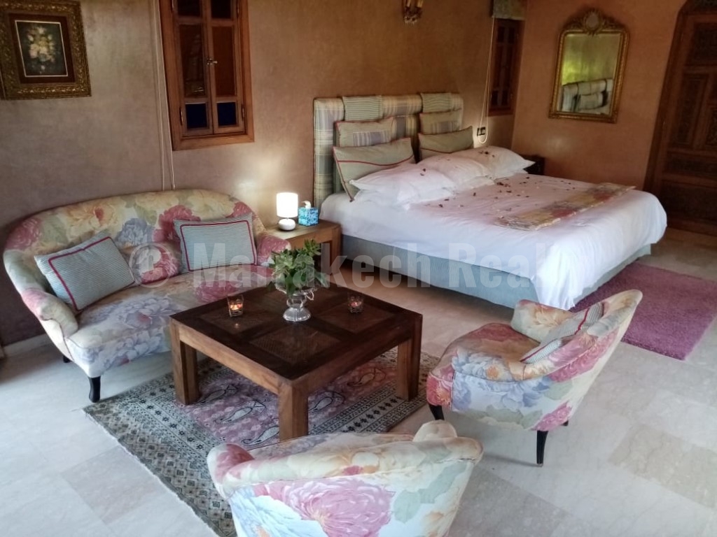 A louer, magnifique villa de 4 chambres a deux pas du centre ville