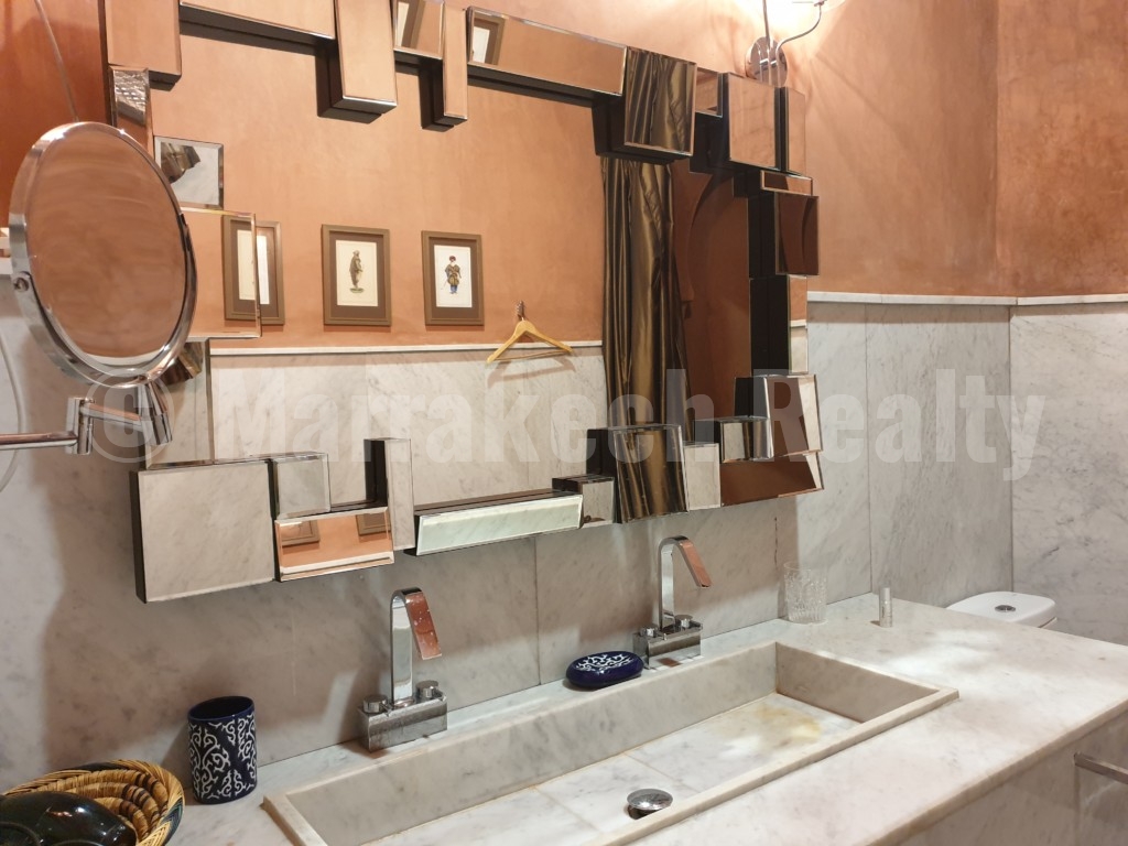 Superb 5 bedroom Riad for sale with easy access