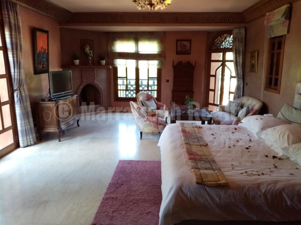 Belle villa traditionnelle de 4 chambres proche du centre de Marrakech