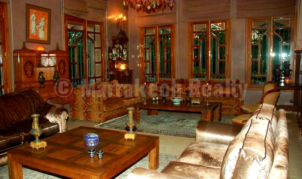 Belle villa traditionnelle de 4 chambres proche du centre de Marrakech