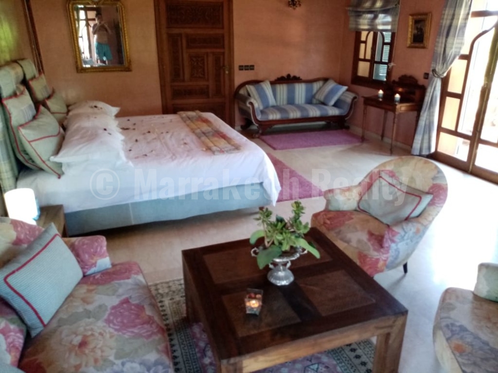 Belle villa traditionnelle de 4 chambres proche du centre de Marrakech