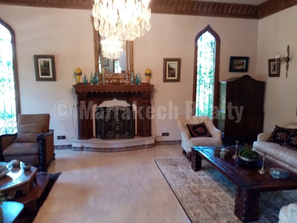 A louer, magnifique villa de 4 chambres a deux pas du centre ville