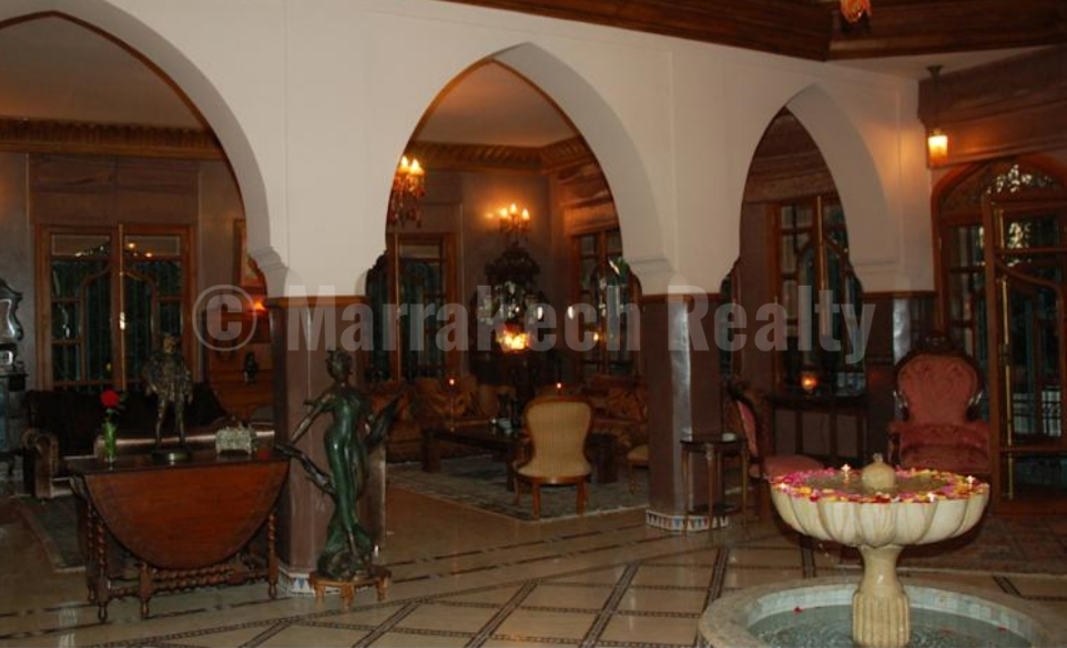 Belle villa traditionnelle de 4 chambres proche du centre de Marrakech