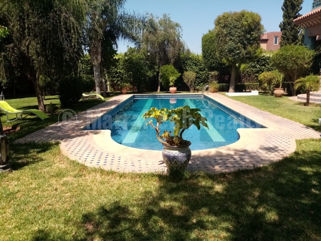 Belle villa traditionnelle de 4 chambres proche du centre de Marrakech