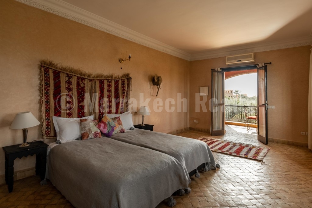 Pleasant 4 bedroom villa for rent long term with pool