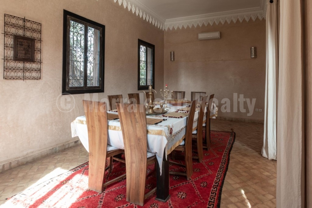 Pleasant 4 bedroom villa for rent long term with pool