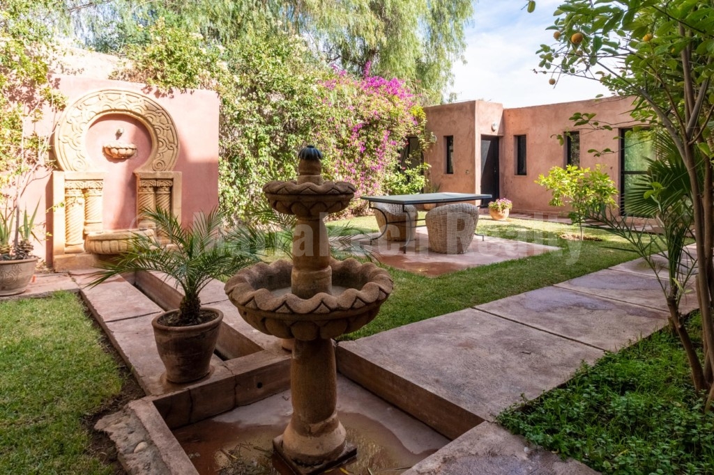 Pleasant 4 bedroom villa for rent long term with pool