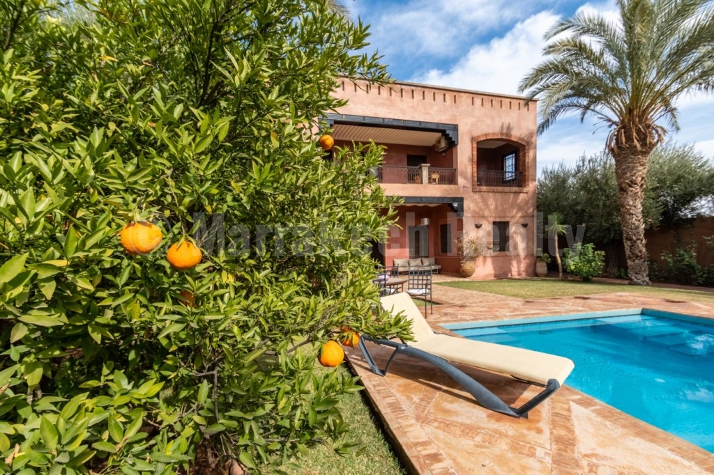 Pleasant 4 bedroom villa for rent long term with pool