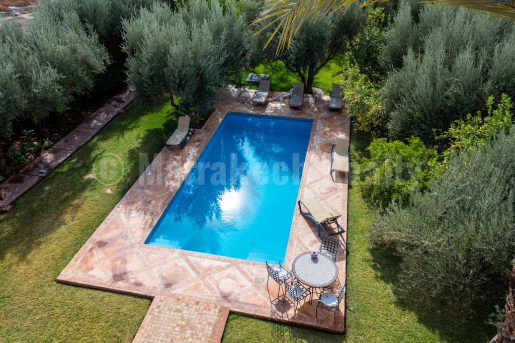 Pleasant 4 bedroom villa for rent long term with pool