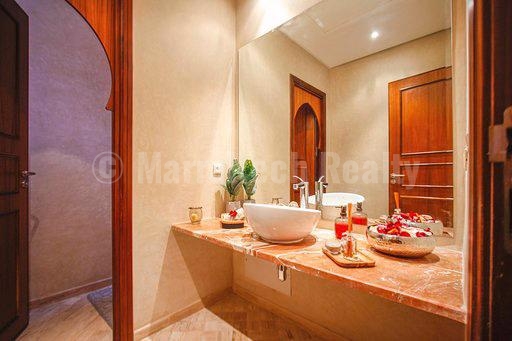 A louer, villa de 3 chambres dans un domaine sécurisé