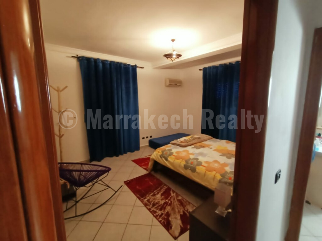 Appartement plein centre, parking et terrasse vue Atlas