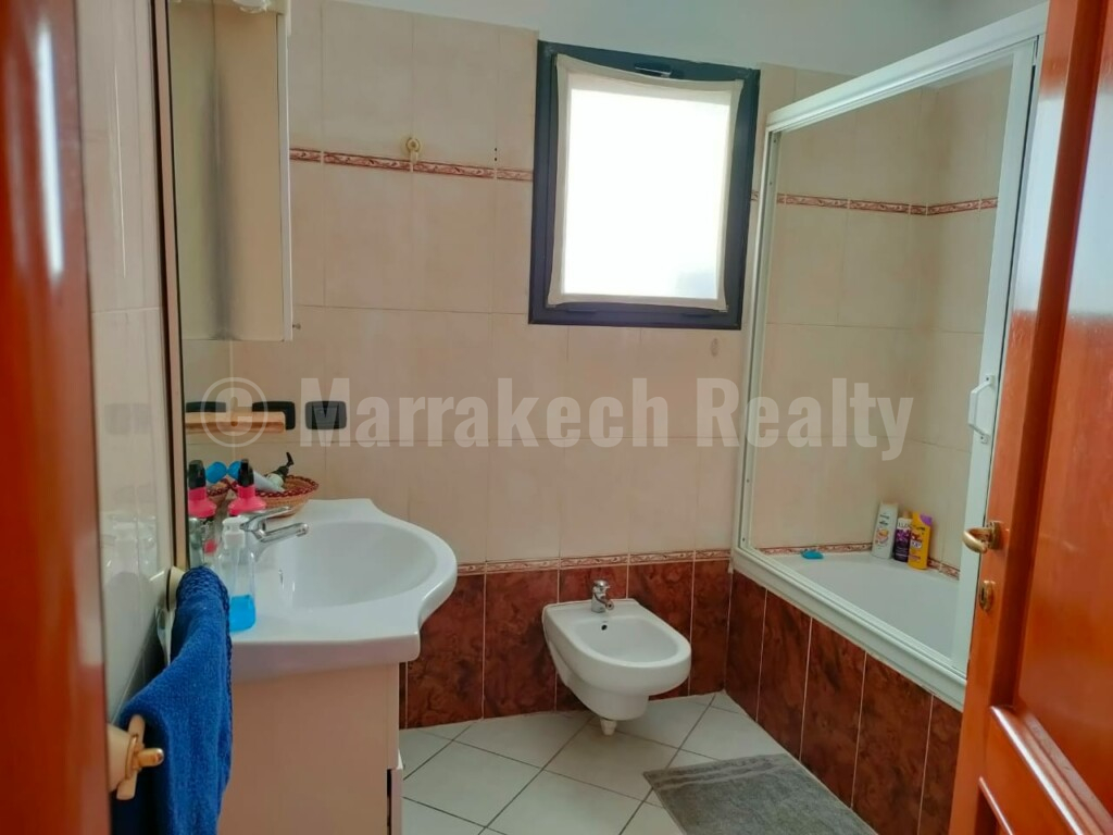 Appartement plein centre, parking et terrasse vue Atlas