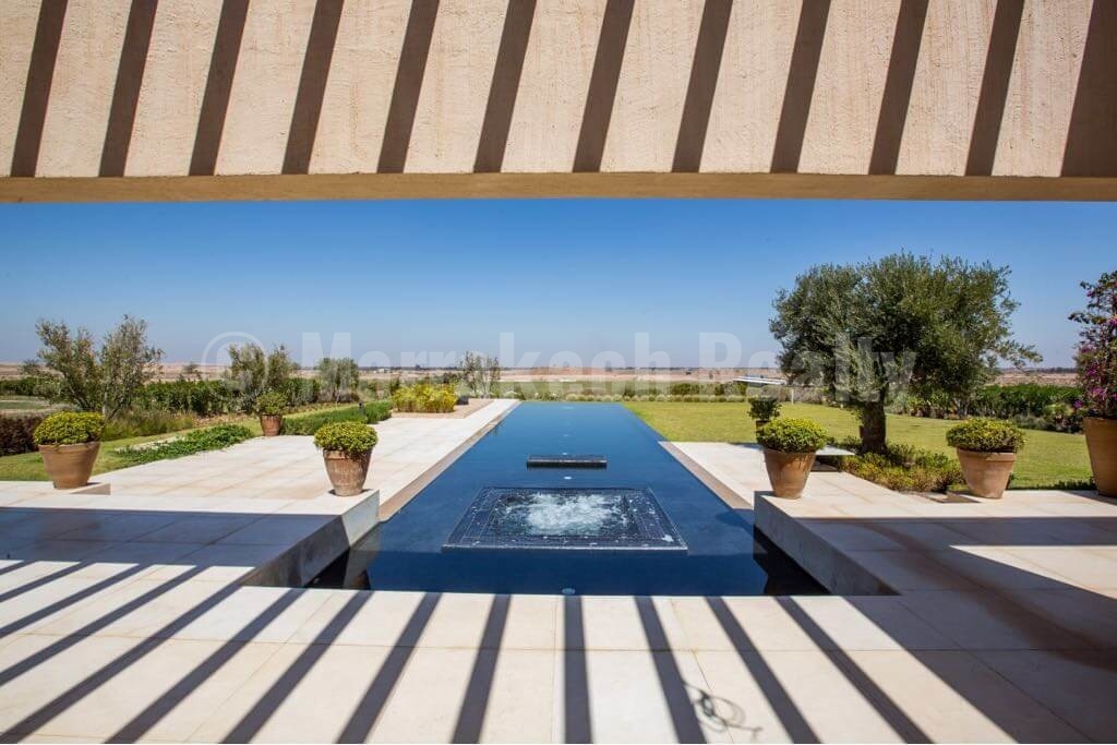 Villas de luxe de 3 à 5 chambres à vendre dans un prestigieux domaine à Marrakech