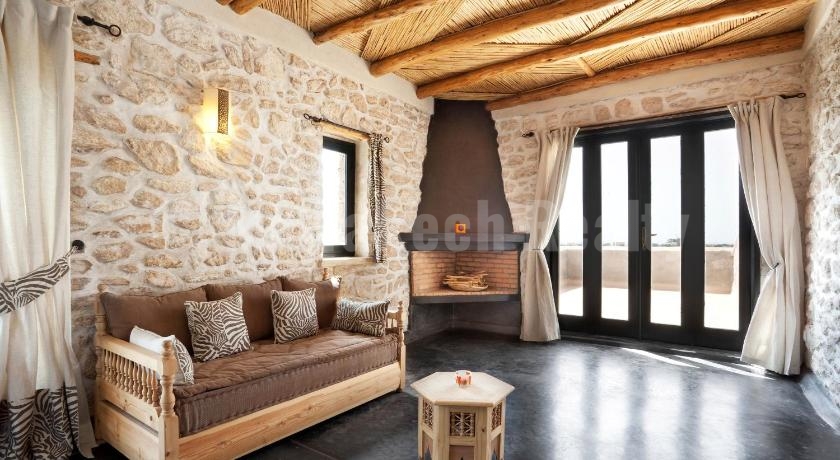Magnifique maison d’hôte à vendre, à 900 m de la plage