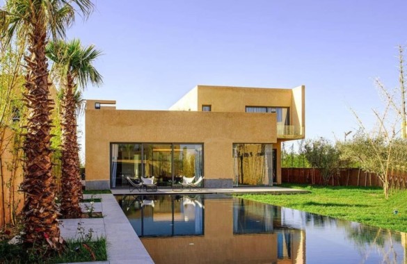 Highend contemporary 6 bedroom villa just listed