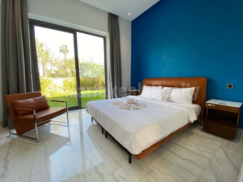 This contemporary 4 bedroom luxury villa just hit the market