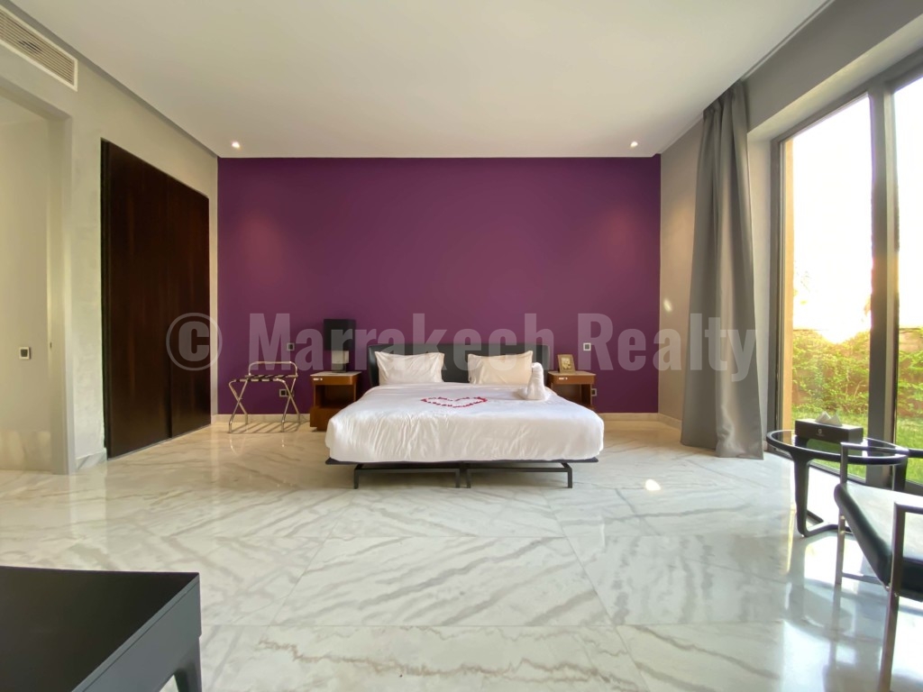 This contemporary 4 bedroom luxury villa just hit the market