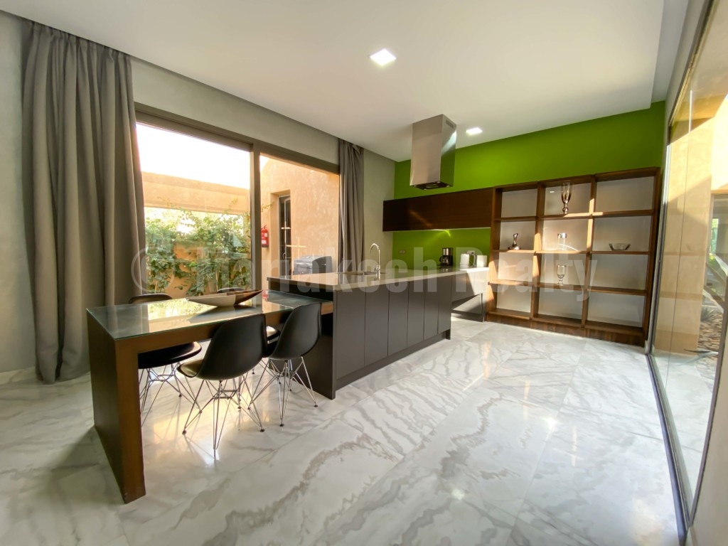 This contemporary 4 bedroom luxury villa just hit the market