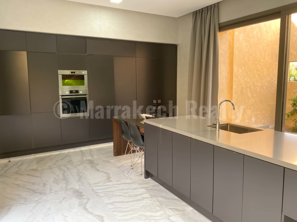 This contemporary 4 bedroom luxury villa just hit the market