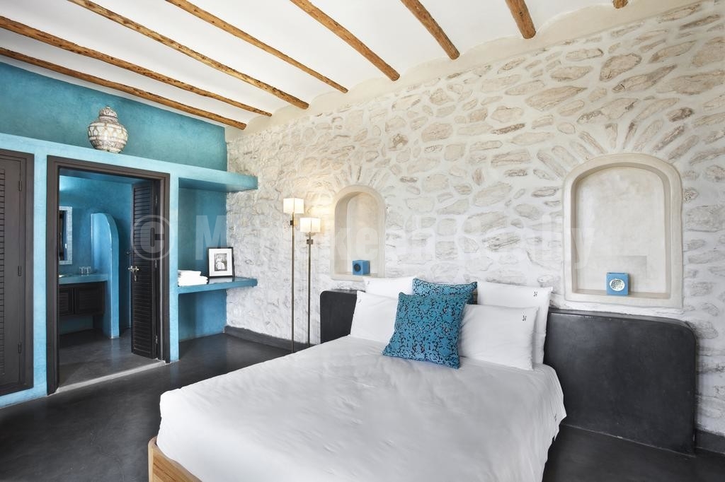 Magnifique maison d’hôte à vendre, à 900 m de la plage