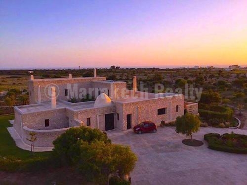 Magnifique maison d’hôte à vendre, à 900 m de la plage