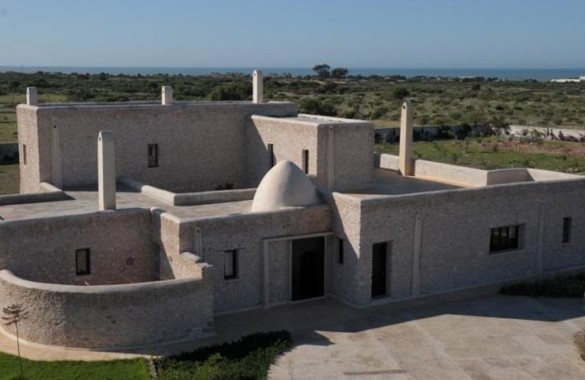 Magnifique maison d’hôte à vendre, à 900 m de la plage