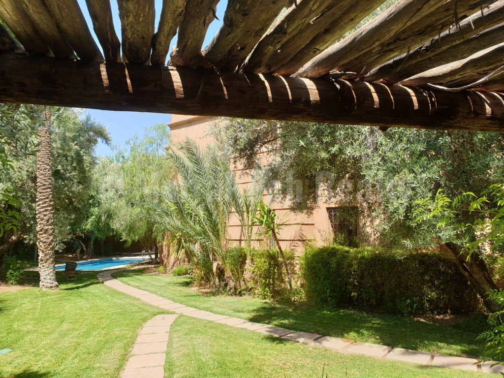 Superbe villa de 4 chambres à louer dans un domaine privé à proximité de Marrakech
