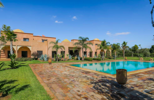 Luxueuse villa de 8 chambres proche de Marrakech : idéale pour projet touristique