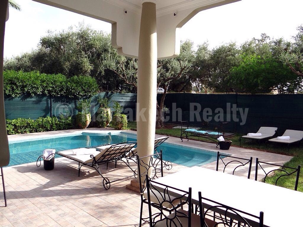 Long term rental: 4 bedroom villa with private pool in a gated domain