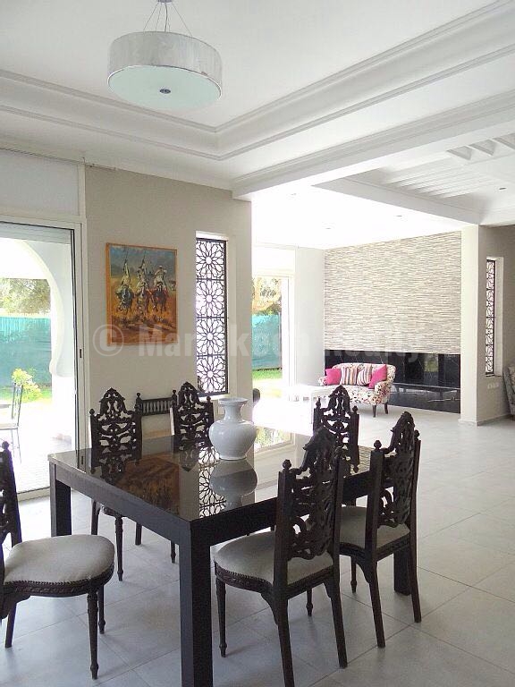 Long term rental: 4 bedroom villa with private pool in a gated domain