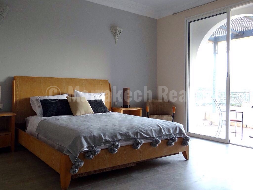 Long term rental: 4 bedroom villa with private pool in a gated domain