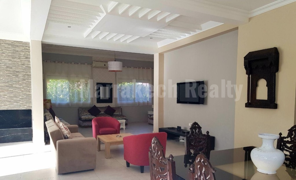 Long term rental: 4 bedroom villa with private pool in a gated domain