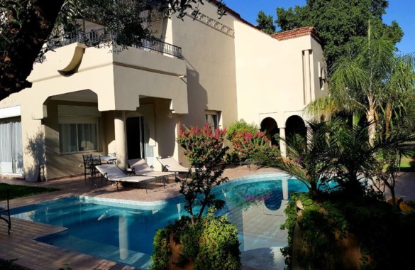 A louer en longue durée villa dans petite résidence proche marrakech avec piscine privative