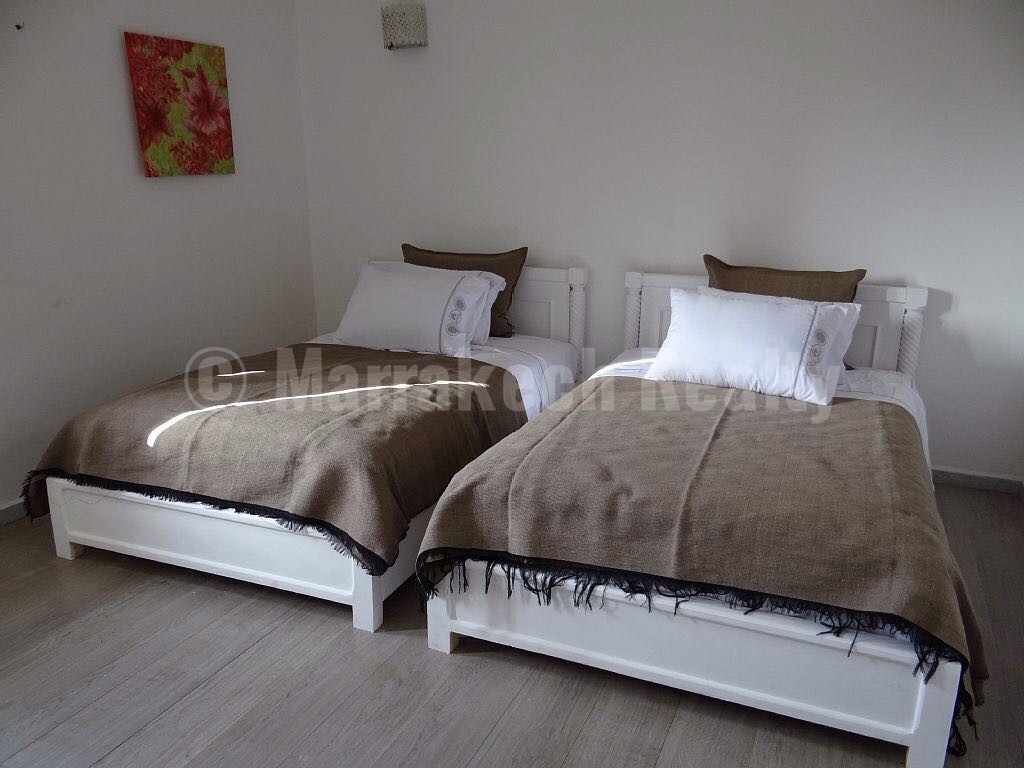 Long term rental: 4 bedroom villa with private pool in a gated domain