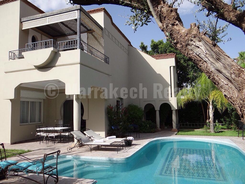 Long term rental: 4 bedroom villa with private pool in a gated domain