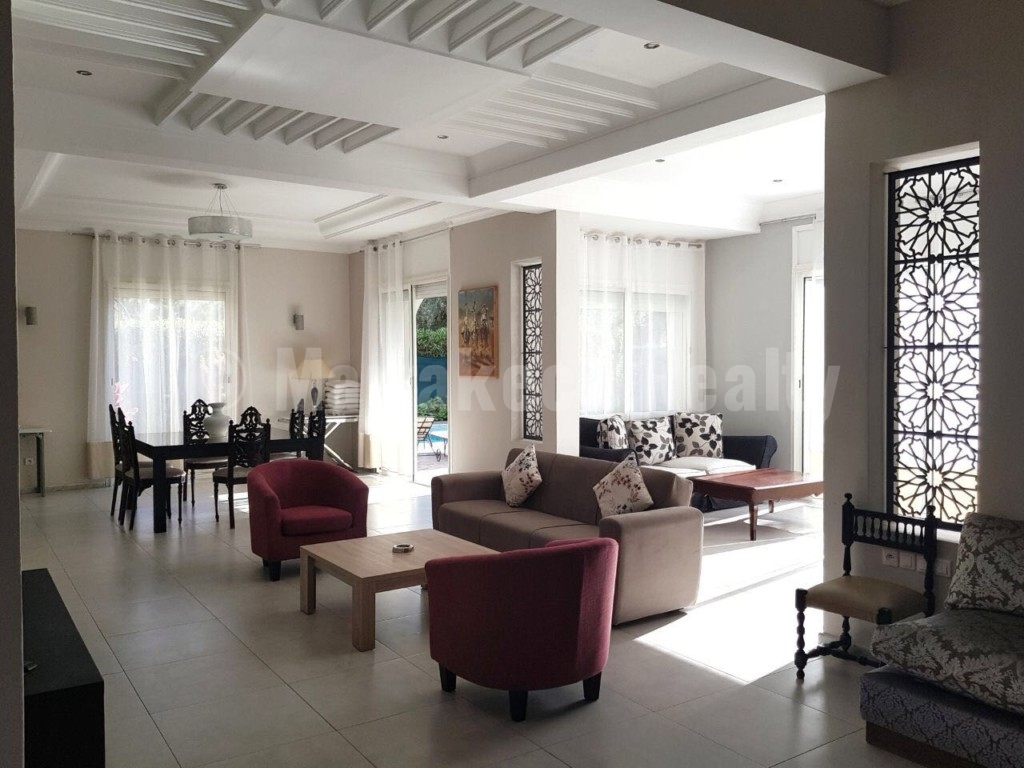 Long term rental: 4 bedroom villa with private pool in a gated domain