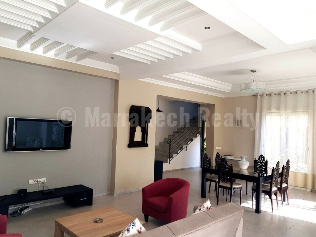 Long term rental: 4 bedroom villa with private pool in a gated domain